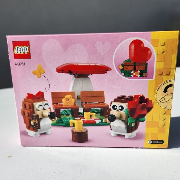 NEW LEGO Hedgehog Picnic Date 40711 Building Toy Animal Figures Playset Toys and - Picture 2 of 16